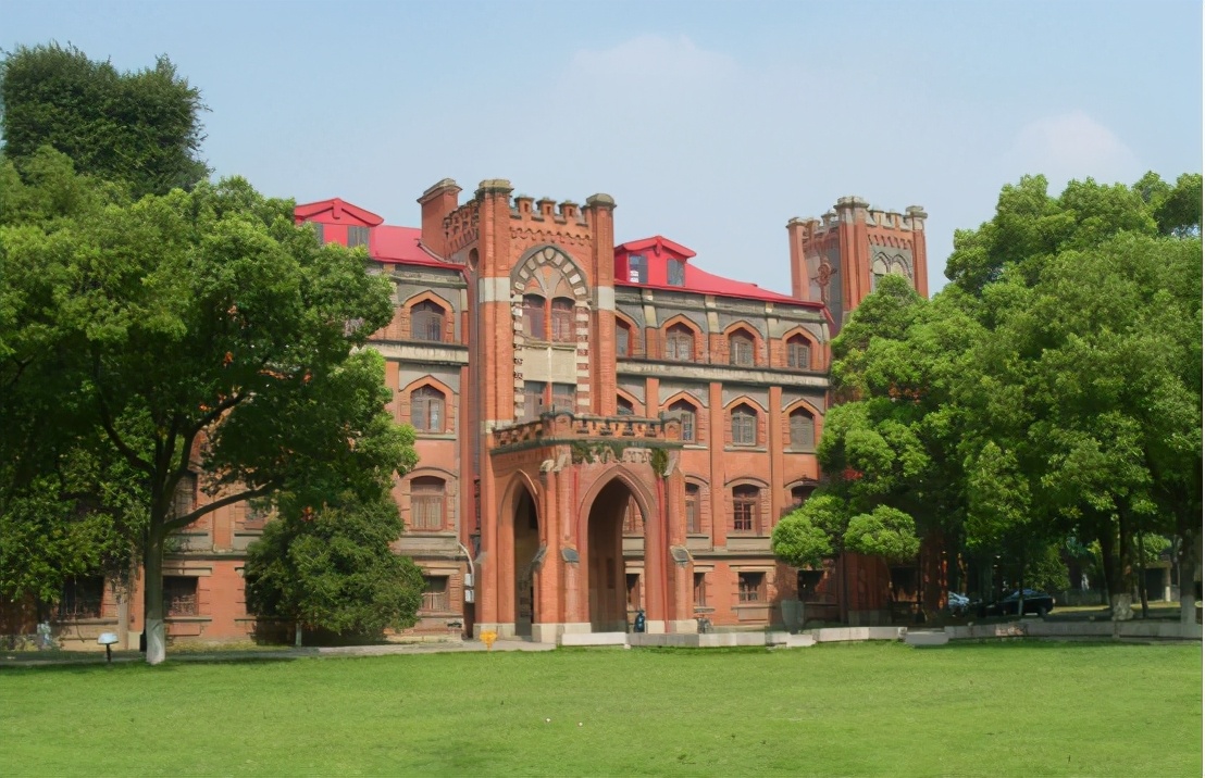 江苏省这5所大学，得到了“人民日报”的推荐，考上的学生很吃香