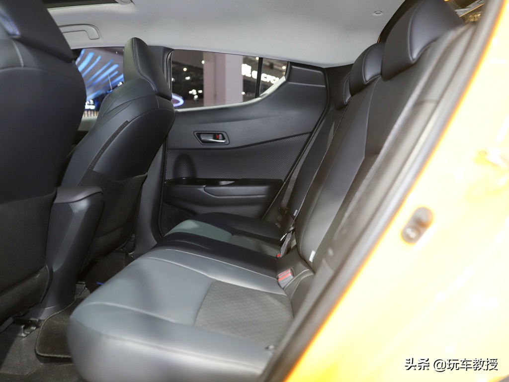 14.18万起 百公里油耗最低仅4.5L！丰田C-HR上市！