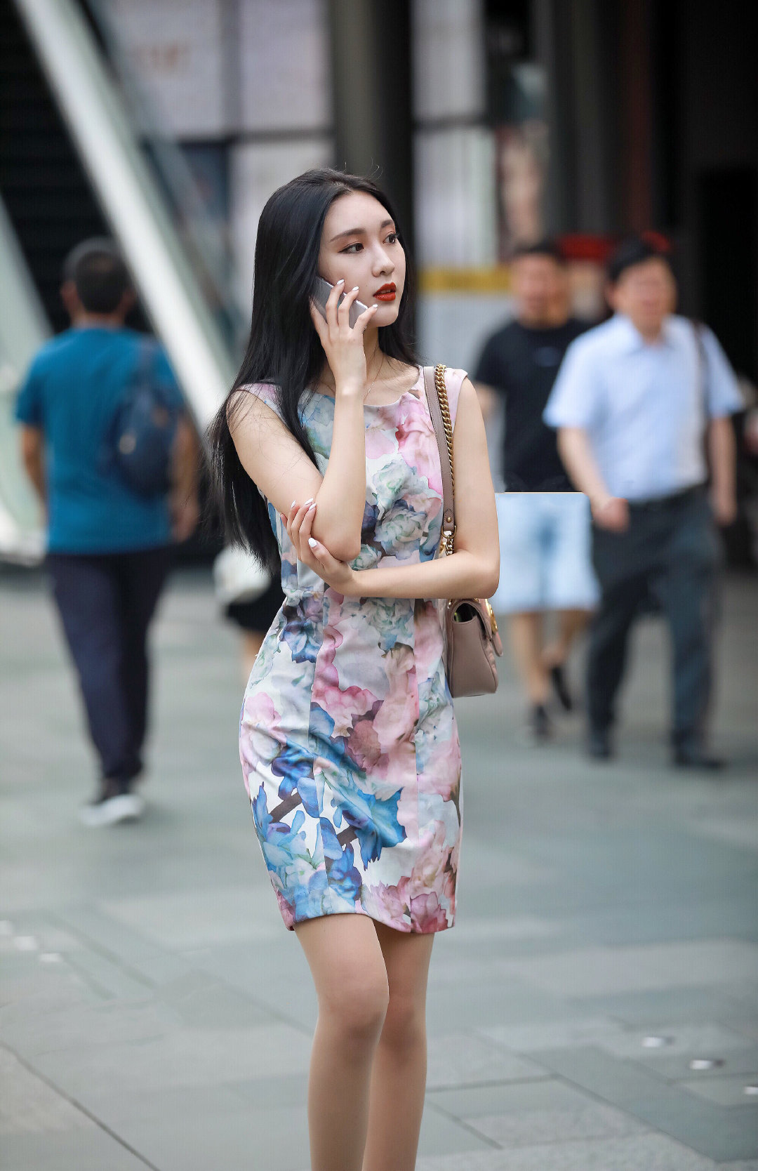 街拍旗袍美女，东方女人的魅力