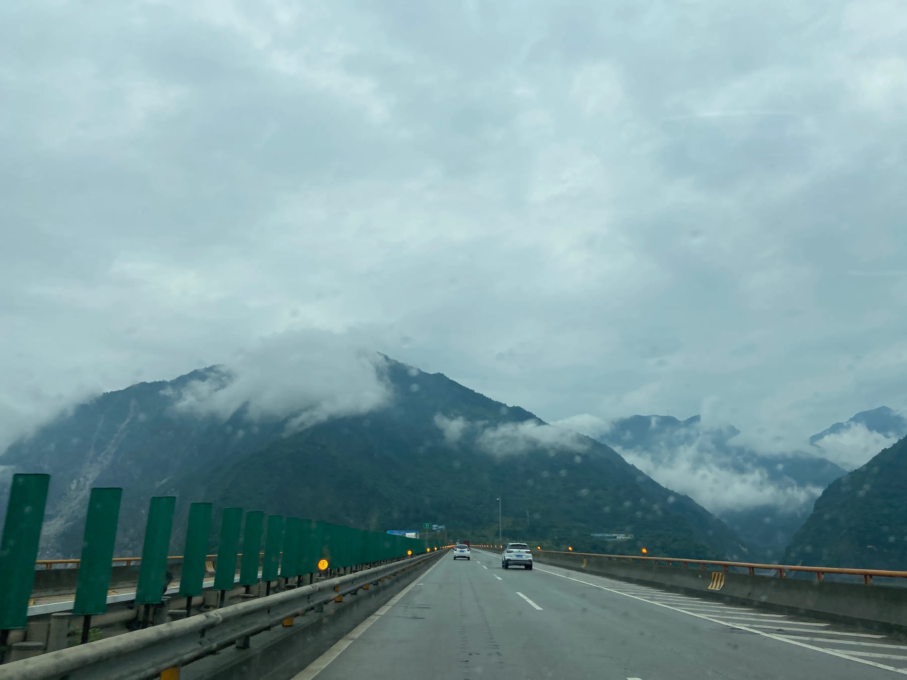 深圳去九寨沟旅游(深圳自驾九寨沟8日游（深-重庆-成都-都江堰-乐山-九寨沟-返深）)