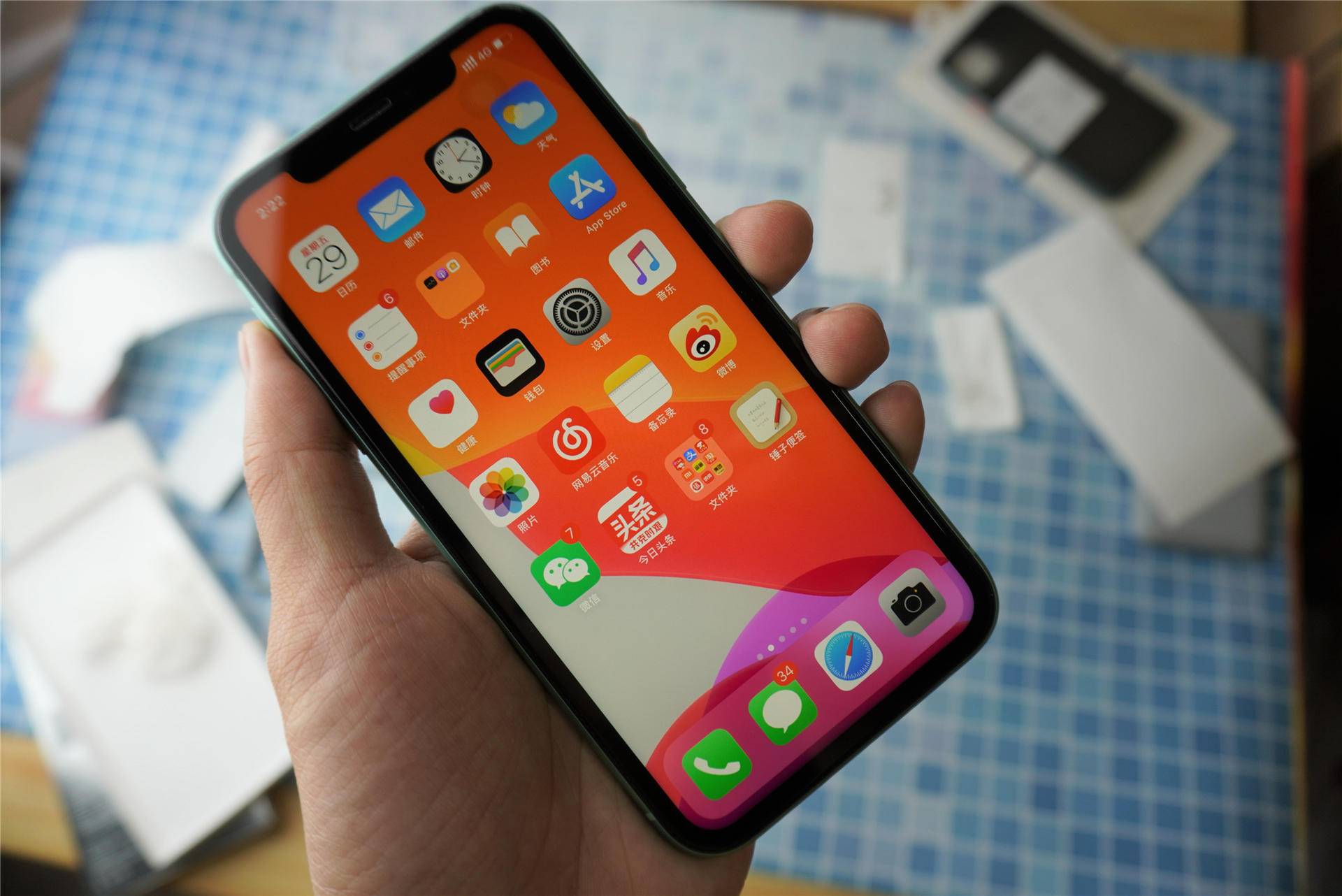 尔白为心仪的iphone 11换套贴膜和保护壳的体验分享：这波不亏