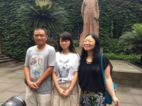 北大本科毕业3年后，重庆文科状元考上机关公务员，留3点悬念待解