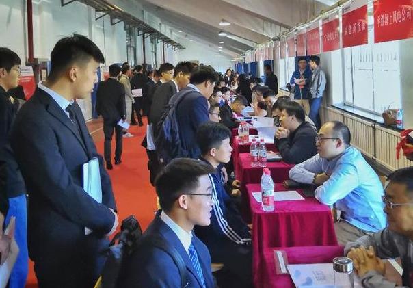 我国考试难度排行榜出炉，高考仅排第三，谁是榜首存在争议