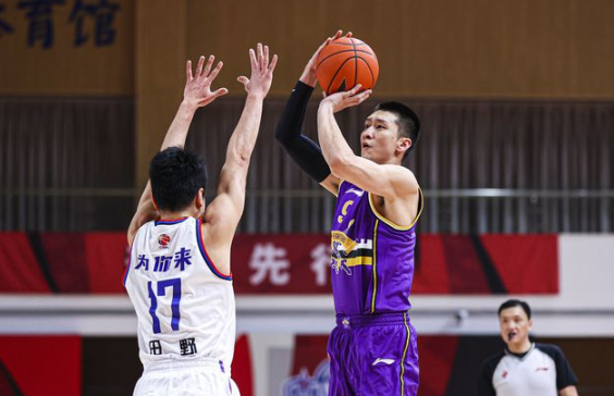 cba为什么戴面具（马布里赛后解释李根戴面具原因，点名表扬孙悦，指出北控最大弱点）