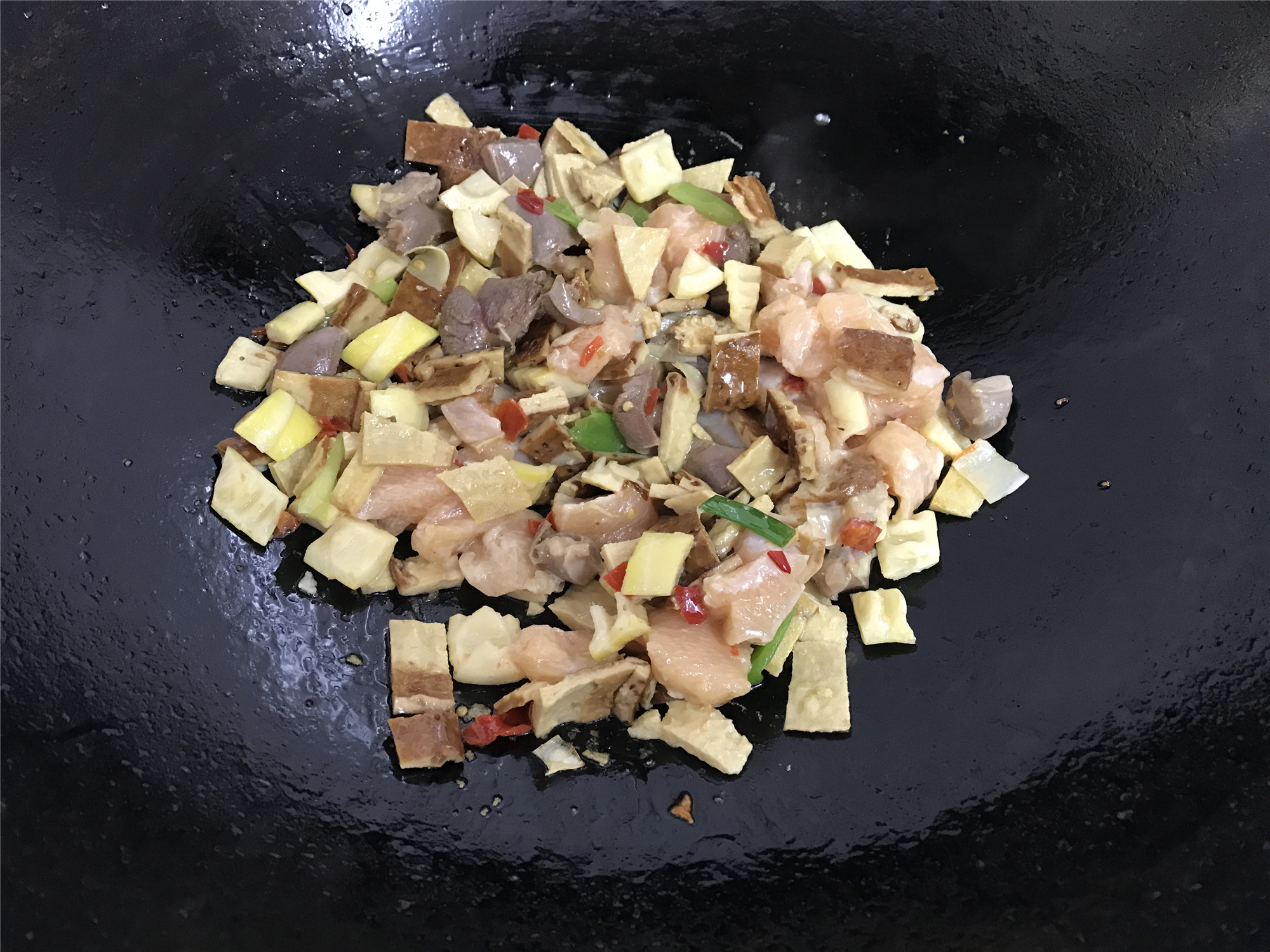 百吃不厌的家常菜，比老干妈好吃下饭，咸甜鲜辣，一顿多吃两碗饭