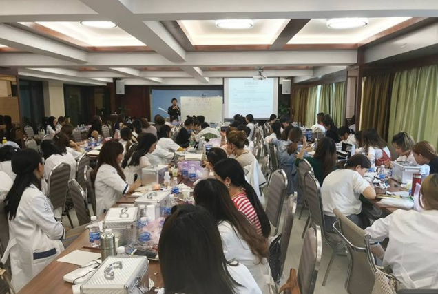 广东诺娇纹绣贴牌代加工厂：学纹绣去哪里学好？哪里可以学纹绣？