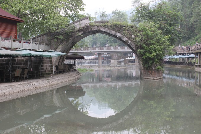 四川彭州白鹿镇二日游“最牛教学楼