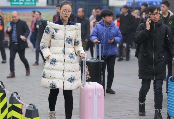 大学生迎“超长寒假”？多所高校公布提前放假，最长假期可达59天