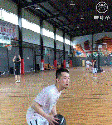 nba抛投为什么不用手指（抛投你得这么来）