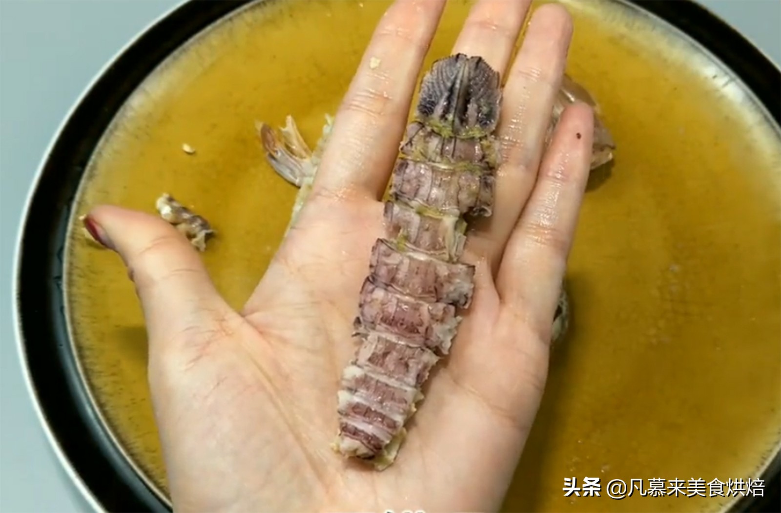 皮皮虾好吃不好剥，皮皮虾怎么剥？2种妙招教您轻松快速剥皮皮虾
