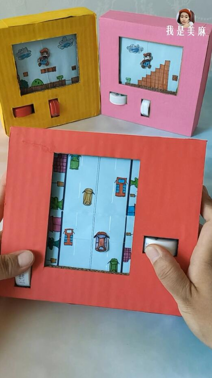 纸叠赛车厉害又帅(用废纸箱和塑料瓶盖做的游戏机,操作简单又好玩,你