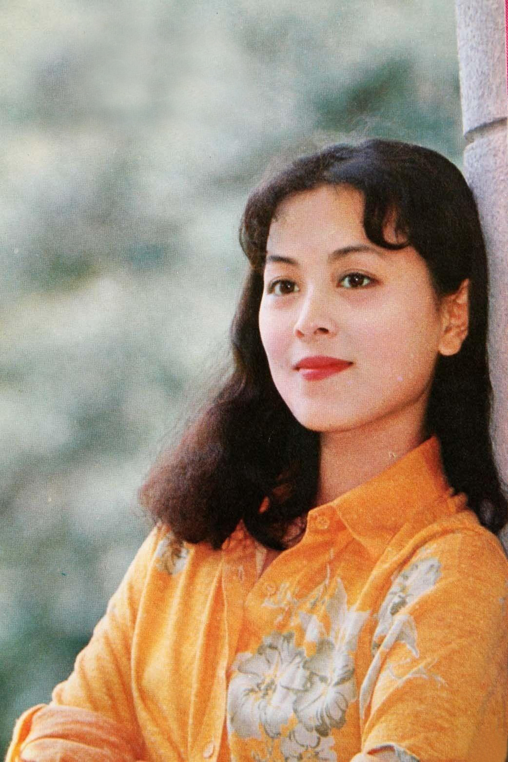 北影“男神”卢君：与女神陈肖依离婚30年后，年逾60今如何？