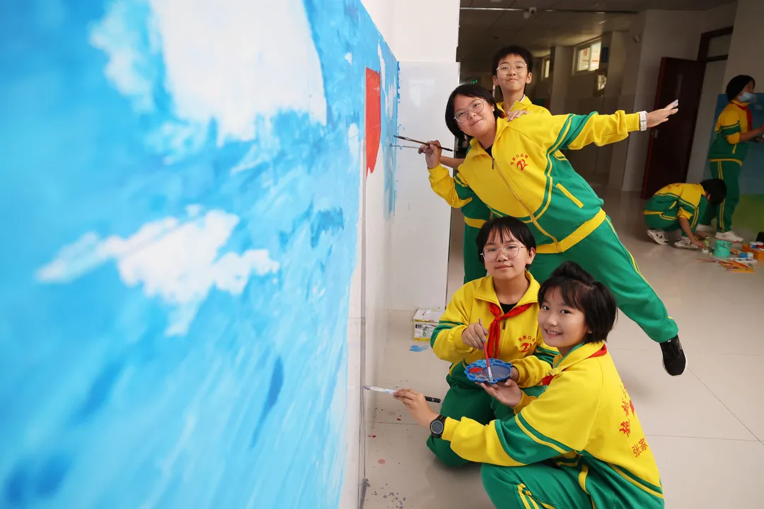 启臻 | 携手挥笔墨，墙绘美校园，一起欣赏小学的创意墙绘