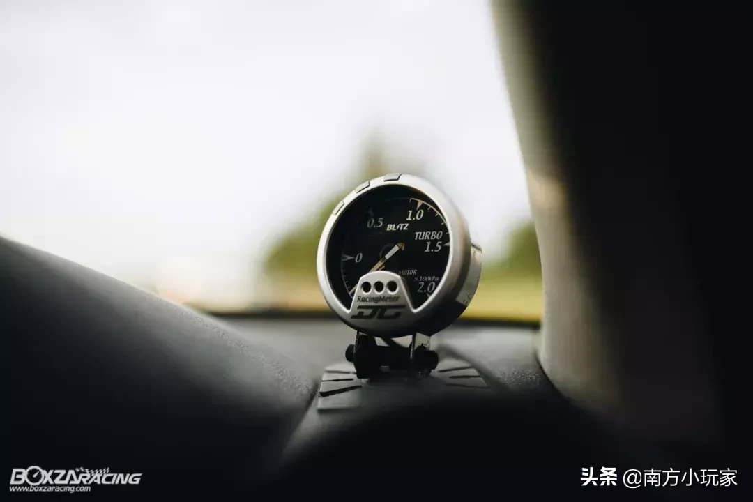 那台惨遭停产的日产小车玛驰，泰仔却玩的如此精彩绝伦