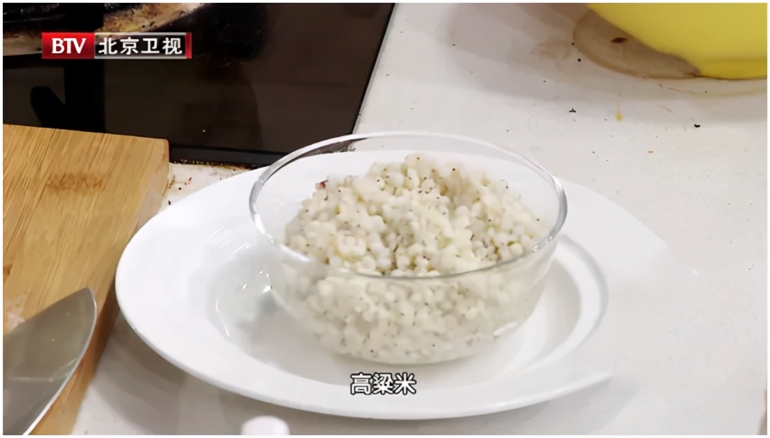 颈动脉斑块能逆转？满足3个条件，常吃“3+3+2”，调血脂、控斑块，血管更健康