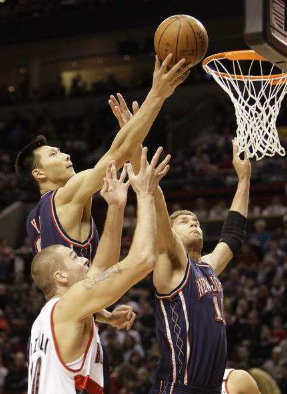 为什么易建联能征战nba(为何易建联在NBA能被第六顺位选中？这组照片告诉你天赋有多强)