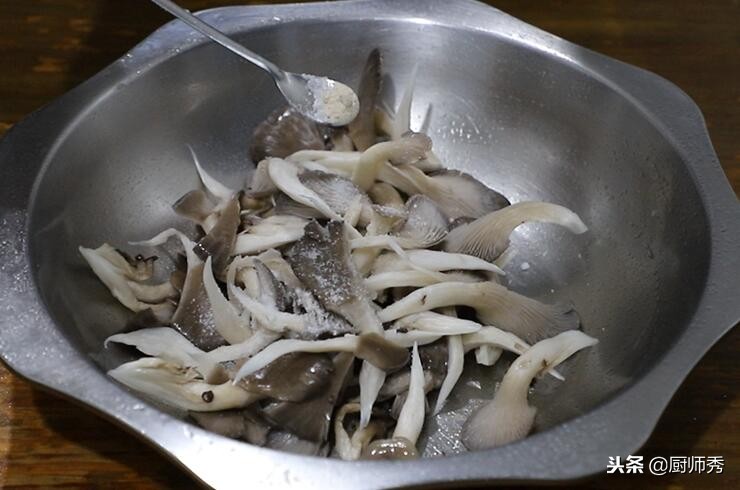 干炸蘑菇的做法,干炸蘑菇的做法視頻