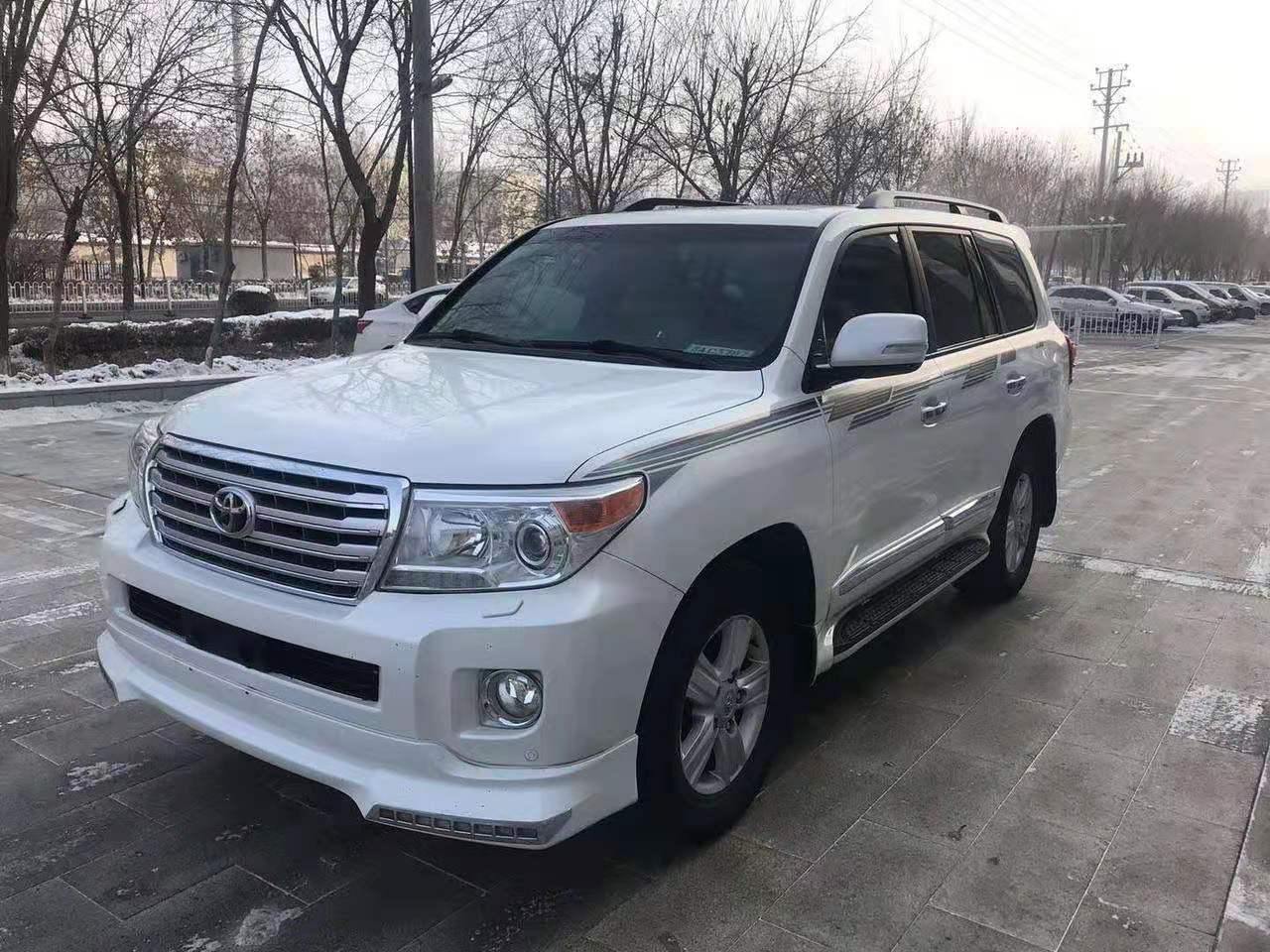 天津港究竟多疯狂:途乐竟比宝马x5贵,陆巡顶配售价达200万