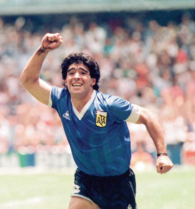 1986世界杯阿根廷英国(上帝之手！阿根廷军队输了战争，4年后马拉多纳球场上赢了英国人)