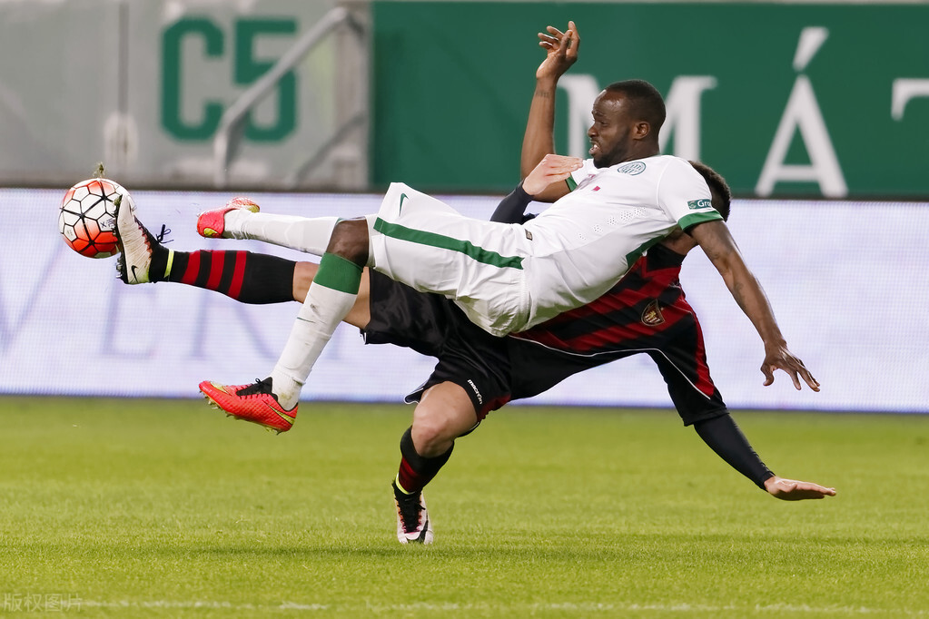 威科姆vs伯顿在哪看直播（英锦标赛：威科姆VS伯顿）-华海博客