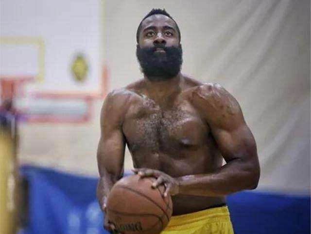 nba中哪些黑人沒(méi)有紋身（巨星標(biāo)配？這6大NBA巨星還真沒(méi)紋身，姚明上榜，威少最讓人意外）