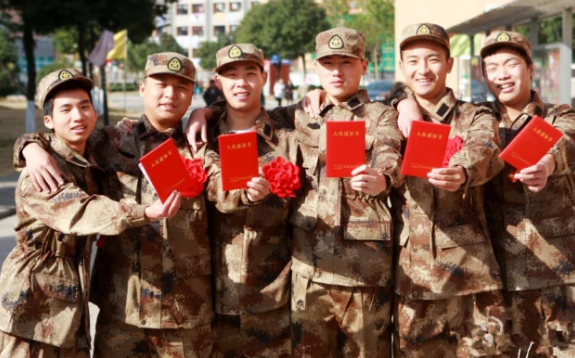 想要参军的学生注意！部队直招士官来了，直接授衔的可不多见