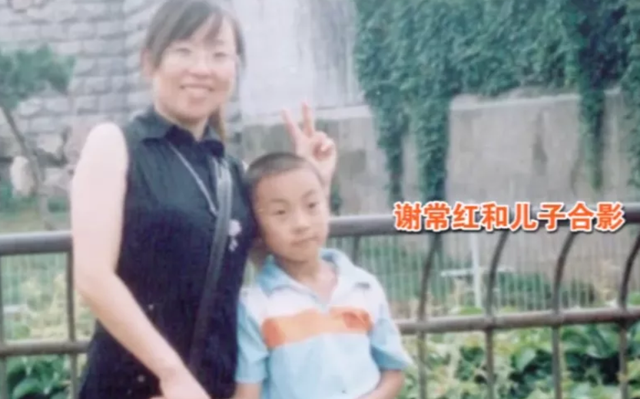 48岁母亲考上长春师大研究生，原是英语老师，故事太励志了