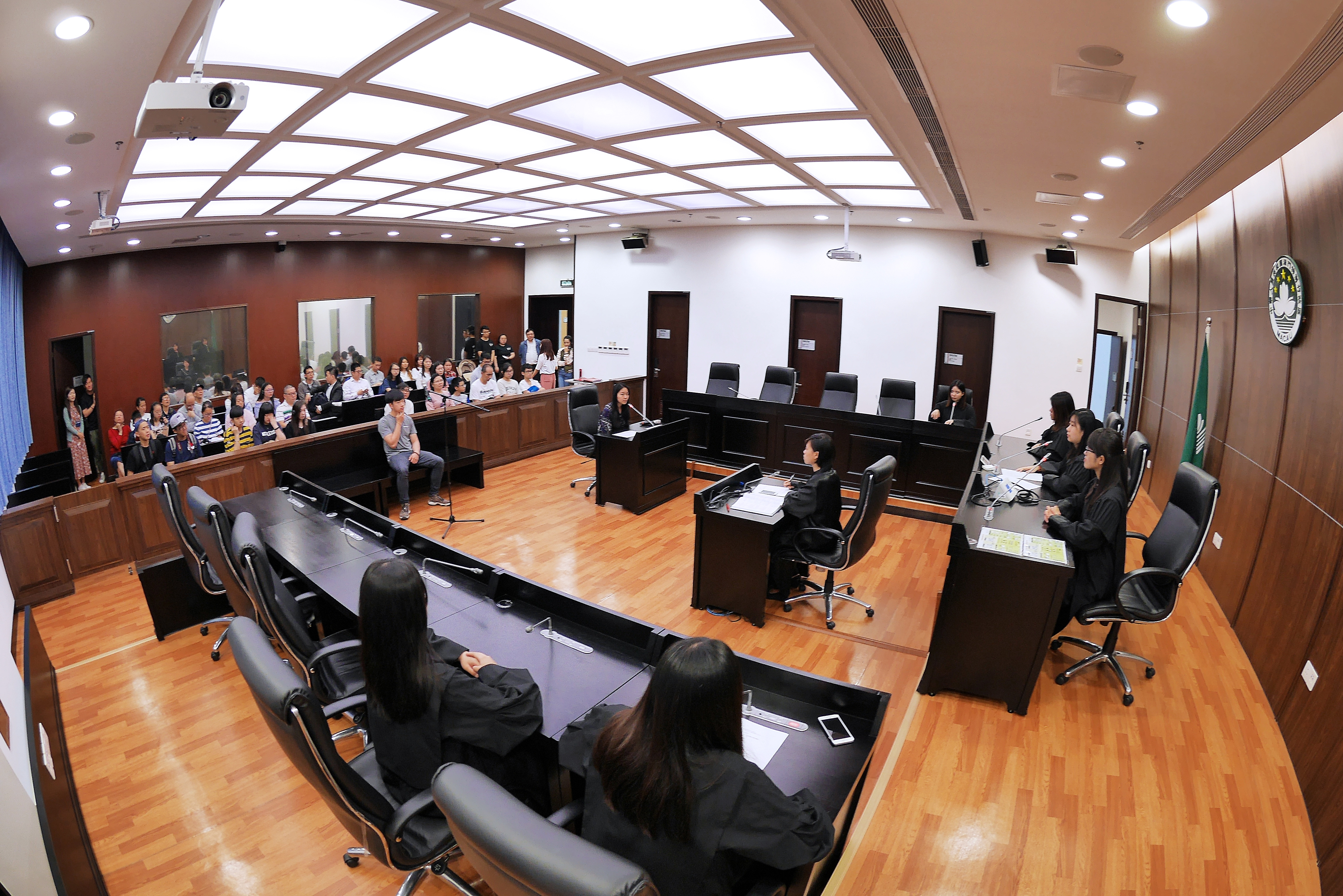 澳门法律界大多毕业于澳大法学院,有意必选!