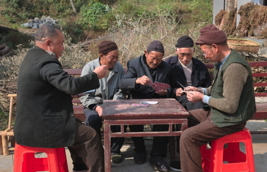 古人告诫：“人穷别说话，位卑莫劝人”下句更厉害，字字说尽人心