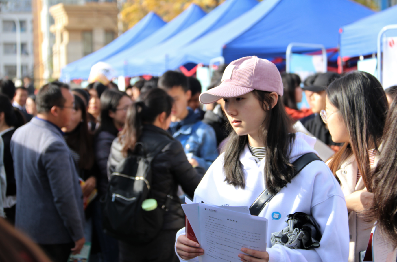 高校民办和公办有啥差别？前者学历国家认可吗？有些民办值得报考