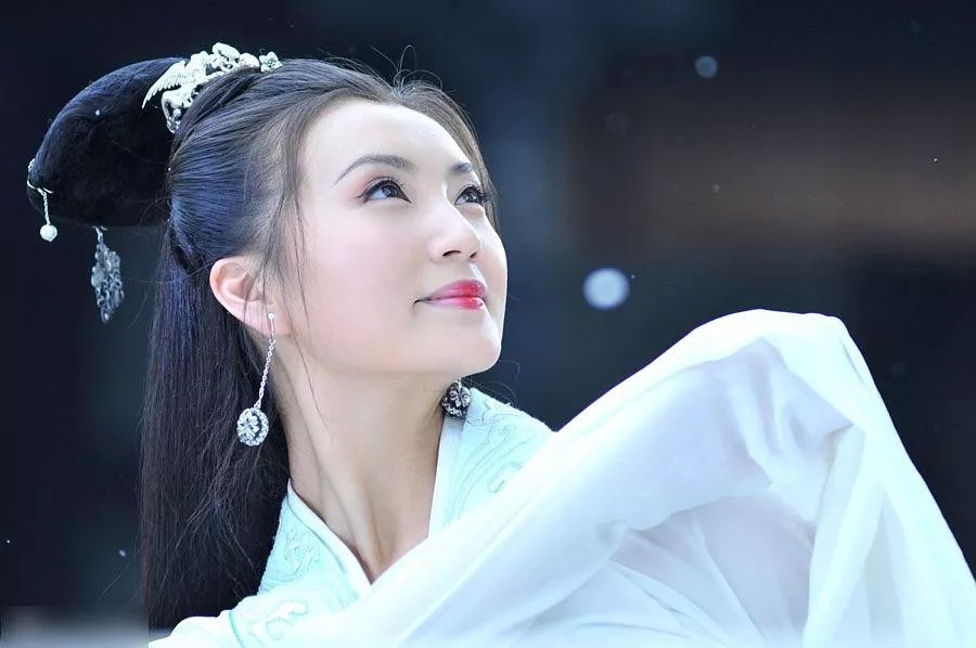 中国四大美女图片(中国古代四大美女：西施、王昭君、貂蝉、杨玉环扮演者，谁最美！)