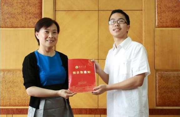 特殊的高考满分作文，全文只有755字，却有30字连老师也不认识