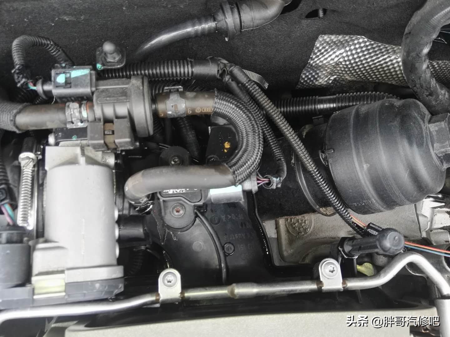12年车龄23万公里奥迪A6L，2.4V6发动机全方位漏油维修
