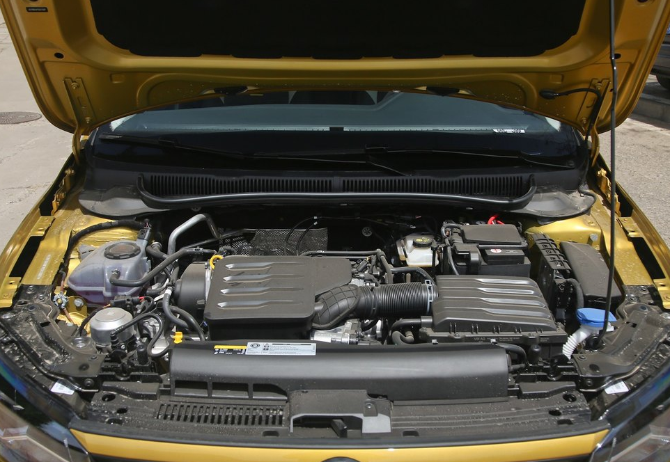 从9.99万降至7.09万起，百公里油耗5.5L，带你看大众Polo