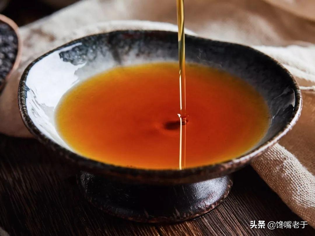 过年包肉馅饺子，牢记加1水2黑和2油，肉馅鲜嫩多汁，喷香喷香