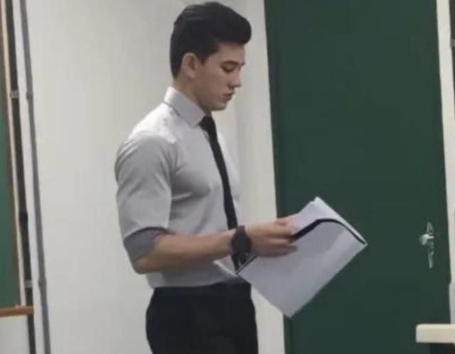 211大学教授工资待遇（大学老师晒工资条火了）