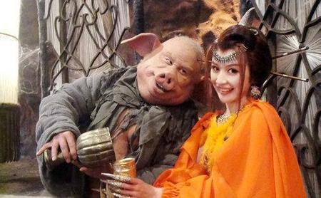 观音菩萨欲试唐僧师徒道心,和黎山老母,普贤,文殊化成美女,招四人为婚