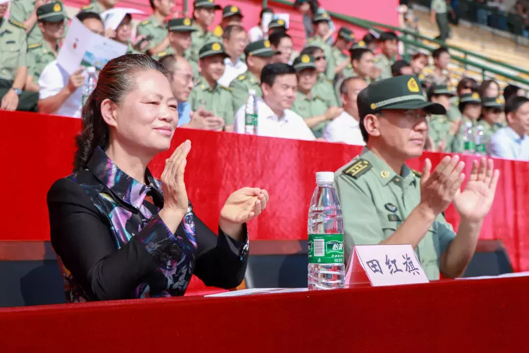 2019级中南大学本科新生完成军训，雄姿英发展风采！