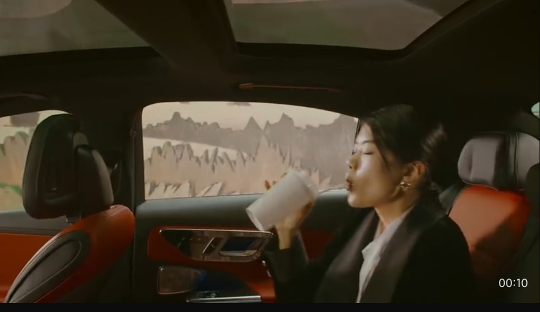 杨笠工作室发布声明，否认代言奔驰汽车，对侮辱自己的网友会追责