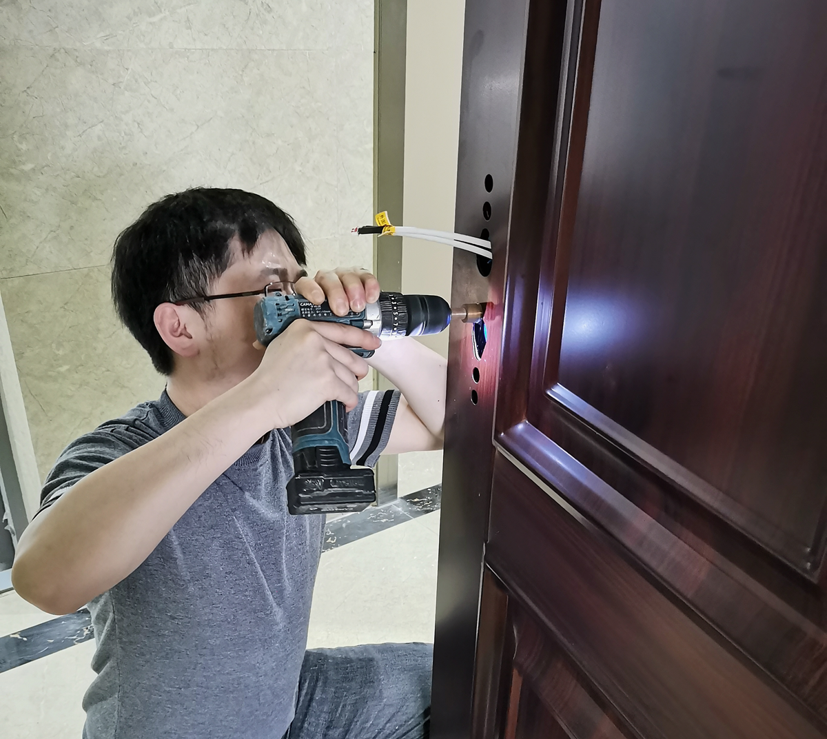 高灵敏度指纹解锁，华为HiLink VOC智能门锁X11全方位评测