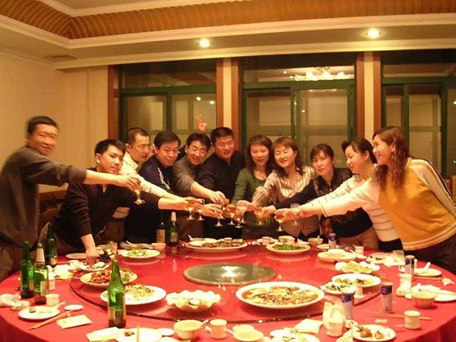 清华毕业后：他工作5年后辞职，回乡做保安，从不参加同学聚会