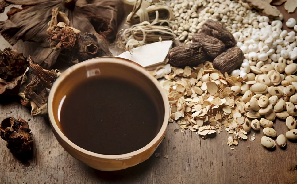 多年口臭不断根？可能脾胃有湿热，1个健脾祛湿方，帮你搞定口臭