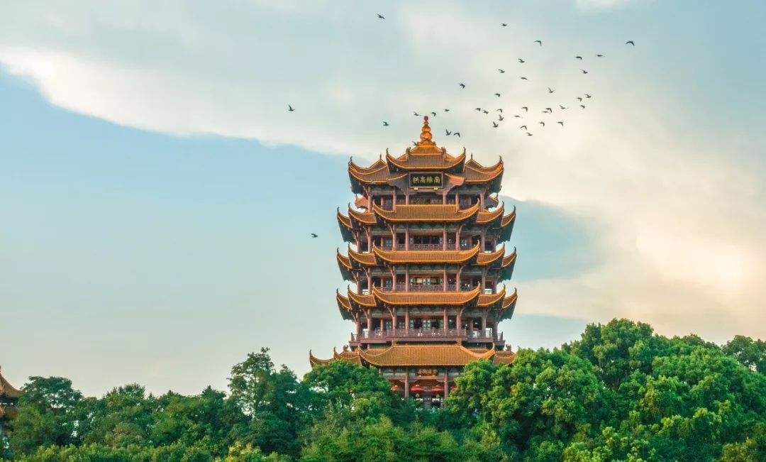 中国十大城市大洗牌：武汉反超南京，广州领先重庆