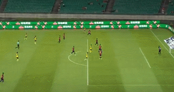 中超-广州队5-0青岛队（中超-广州6-0青岛夺取2连胜 高拉特梅开二度艾克森传射洛国富破门）