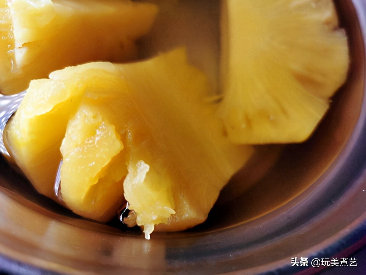 春光明媚好时光，树莓遇上菠萝，就来一个慕斯尝尝