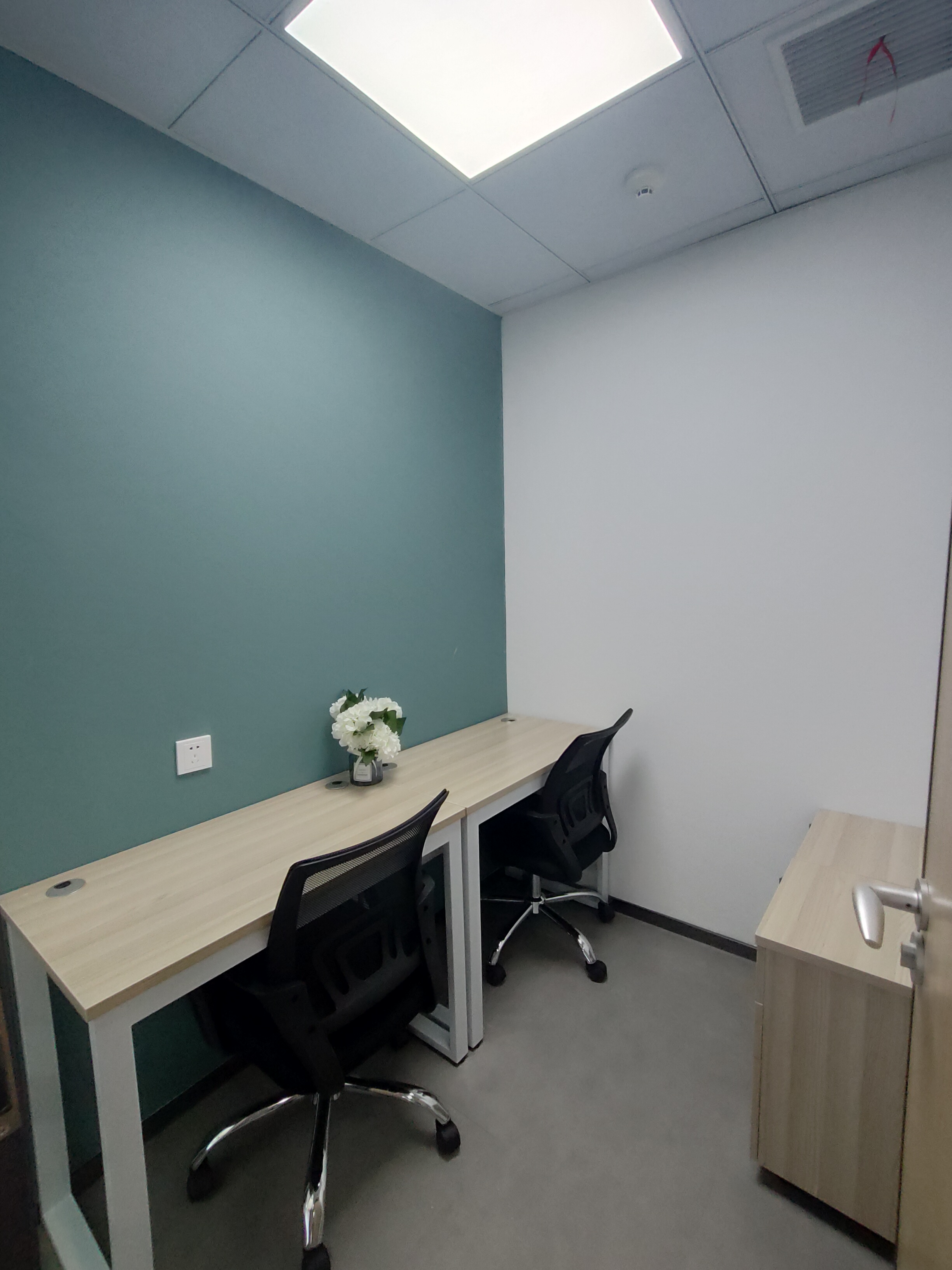 出租福田华强北办公室，有红本凭证/租赁合同/低至1380