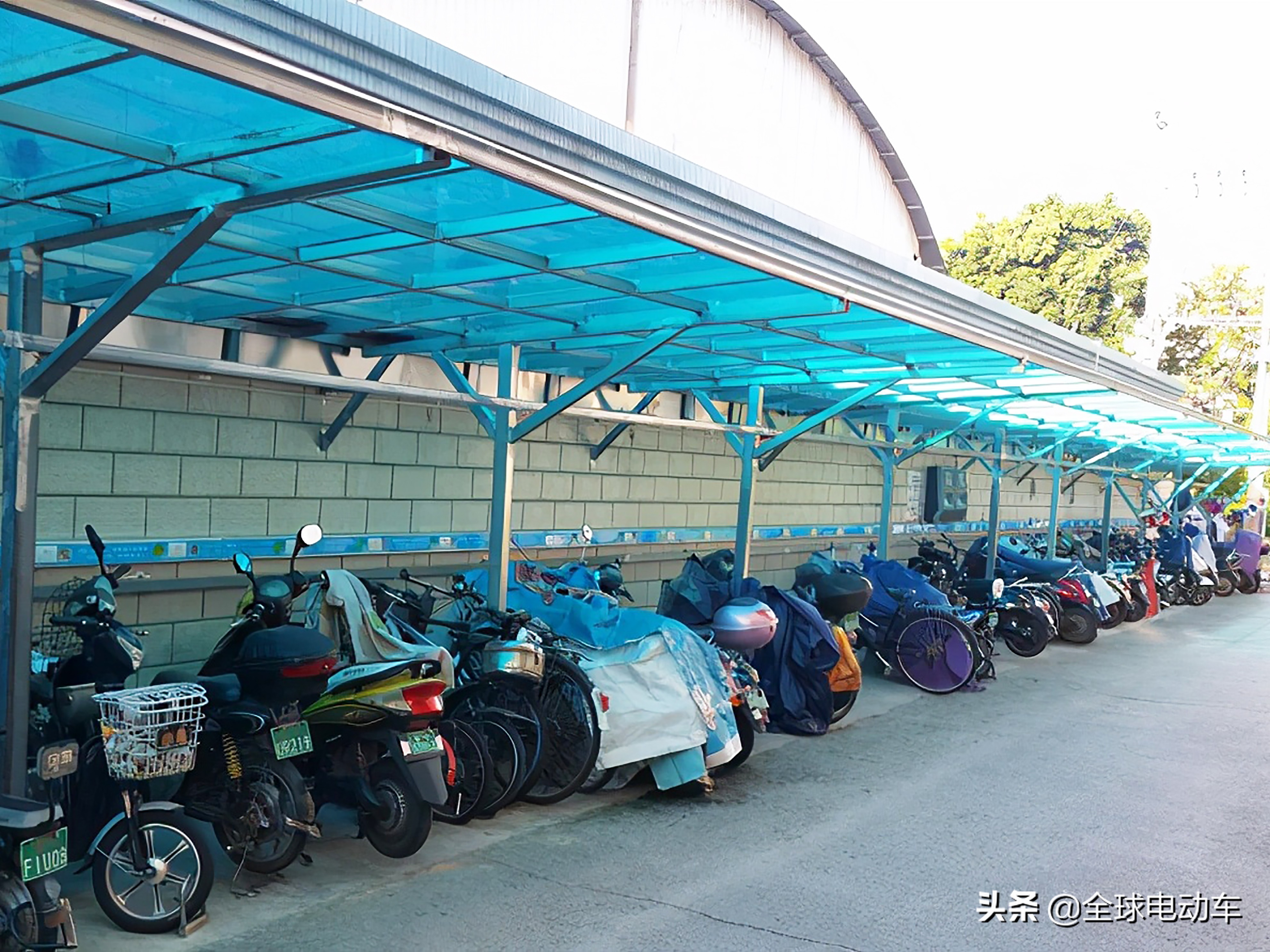 终于搞明白！电动车“每天充电”和“用完才充”，哪个更伤电池