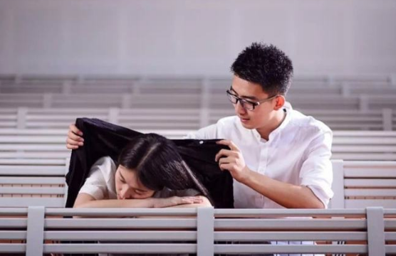 为啥女大学生存在怀孕现象？学姐道出其中原因，新生要引以为戒