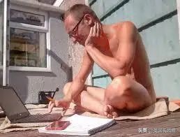 全部脱掉！英国赤裸主义兴起，以后再也不用洗衣服了？