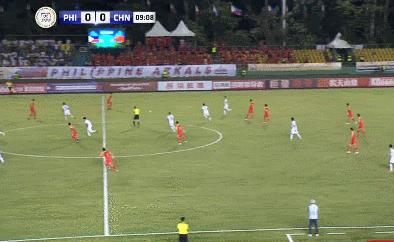 武磊错失多次破门机会，蒿俊闵补射未进，中国国足0-0菲律宾